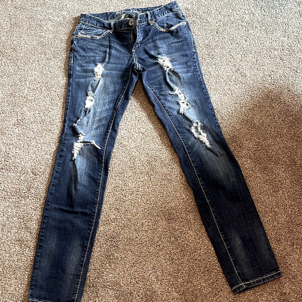 Ariya Ripped jeans
